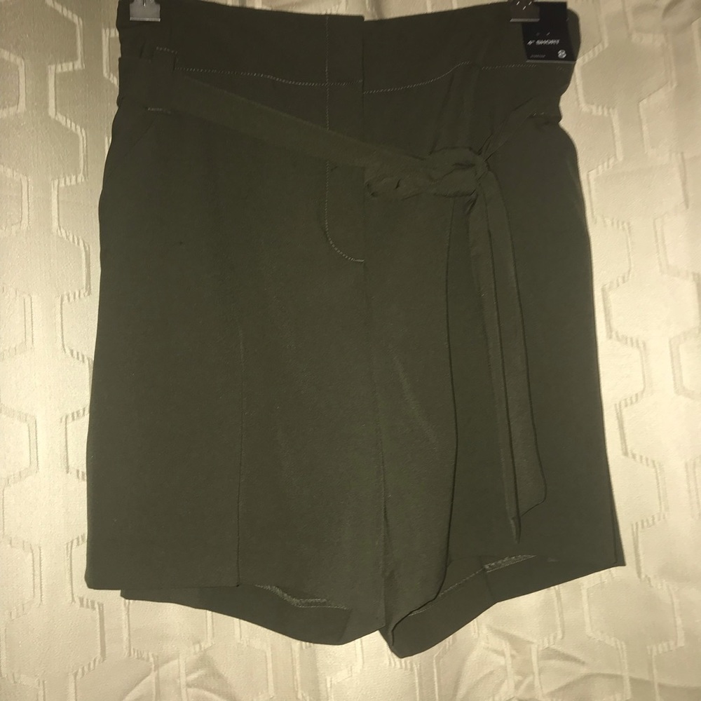 Shorts - Picture 2 of 3